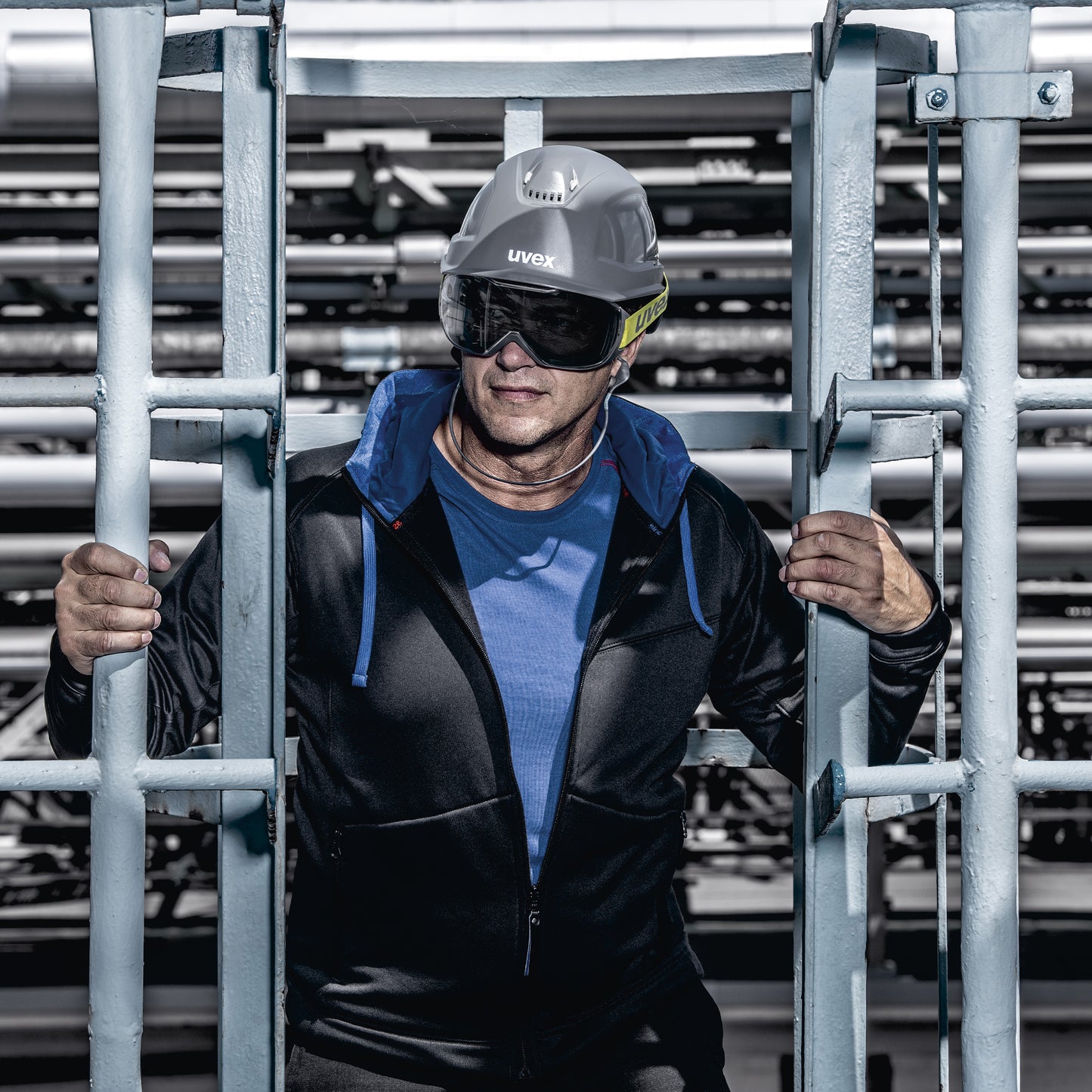 uvex Megasonic OTG Goggles. Fits Over Presciption Glasses. Tinted Lens UV400, Elasticated Headband. Action shot. protexU